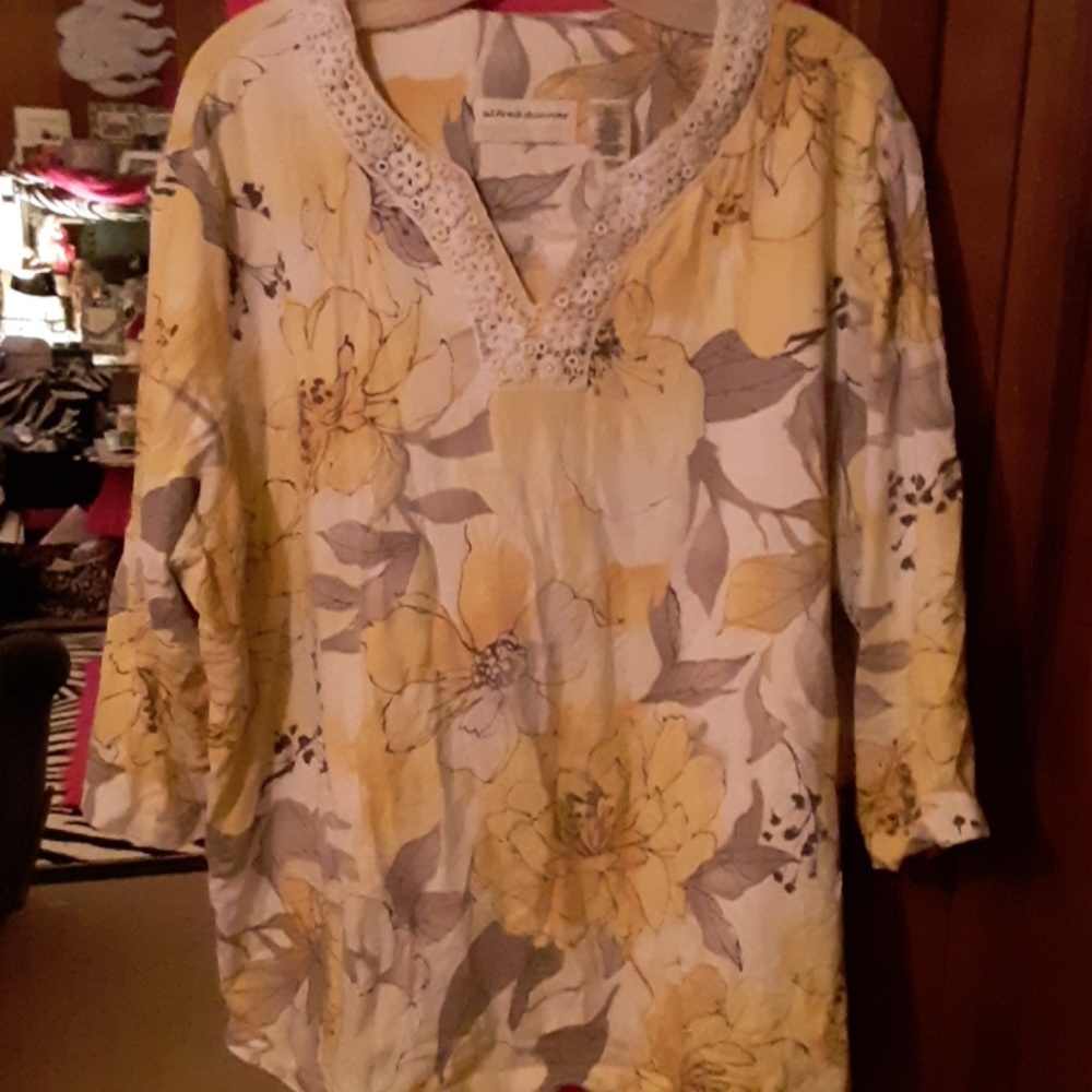 Woman top